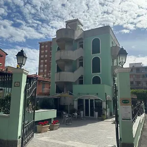 https://jean-marie.hotelitalianriviera.com