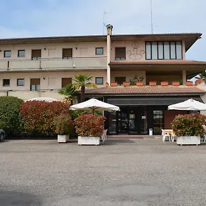 https://hotel-pilotto.hotelinveneto.com